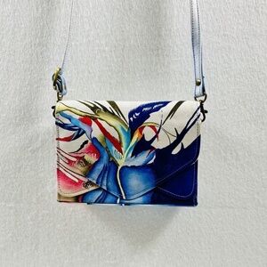MAGNIFIQUE Tri-Flap Organizer Handpainted Leather Crossbody Adjustable Strap